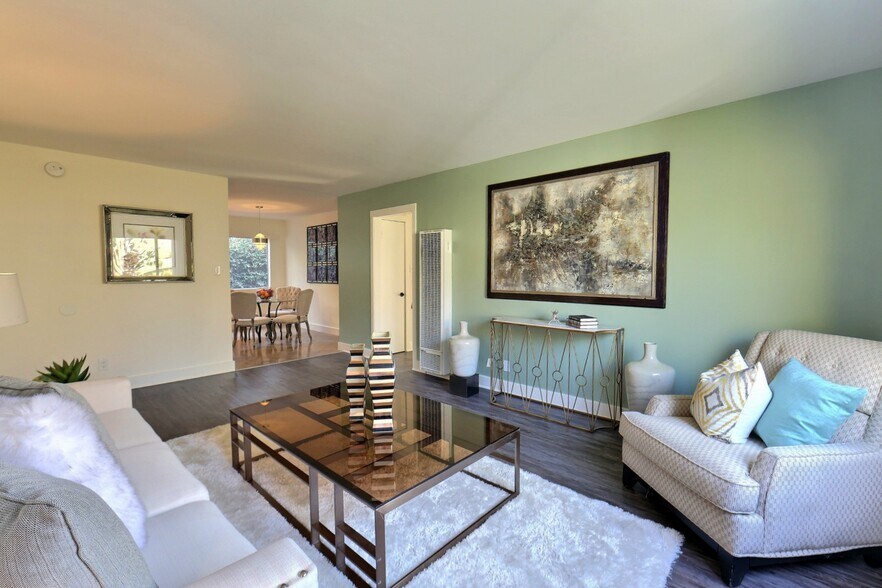 More Photos Of 534 Broadway St, Venice Apartments For Sale