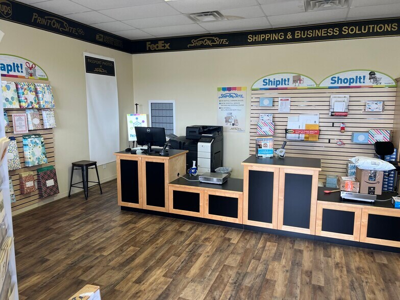 More Photos Of 26200 Vista Dr, Waves Unknown For Lease