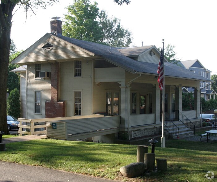 4372 Post Rd  