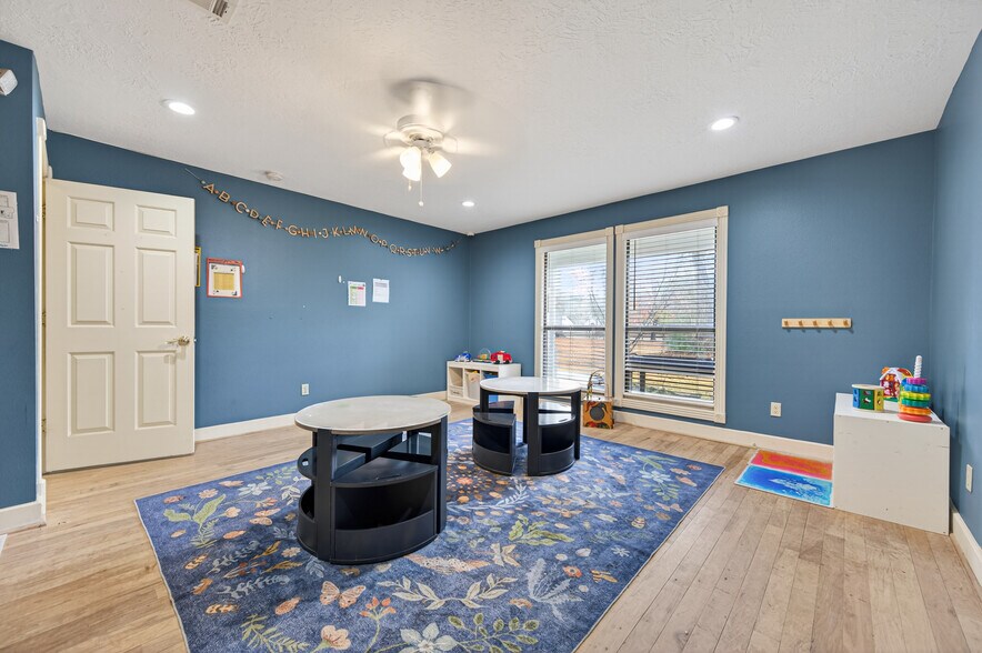 More Photos Of 8911 West Ln, Magnolia Office For Sale