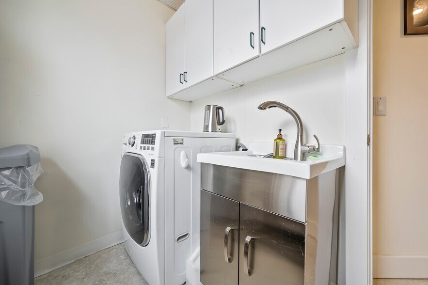 More Photos Of 16 Church St, Orangeville Flex For Sale