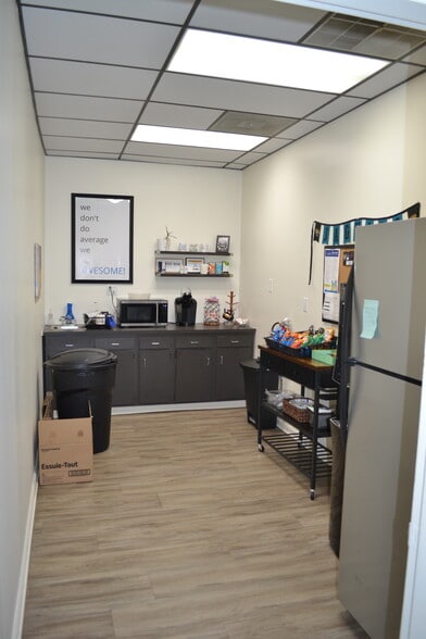 More Photos Of 10 S Newnan St, Jacksonville Loft Creative Space For Lease