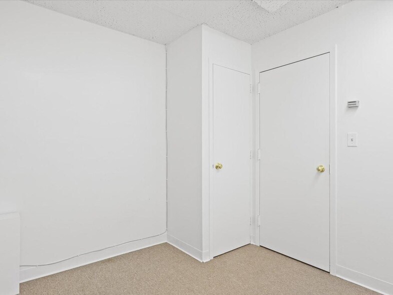 More Photos Of 313 Park Ave, Falls Church Medical For Sale
