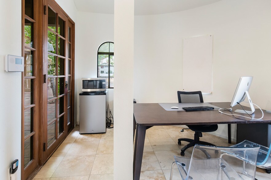 More Photos Of 51370 Avenida Bermudas, La Quinta Office Residential For Sale