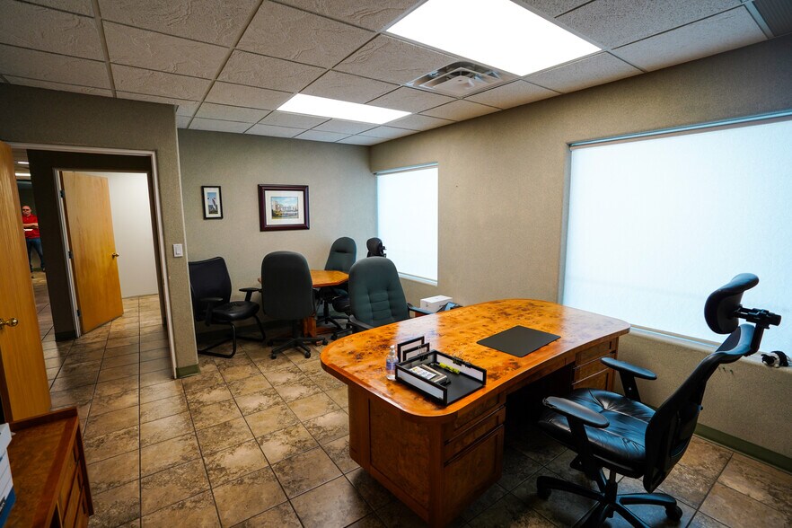 More Photos Of 2407 96 St NW, Edmonton Industrial For Sale