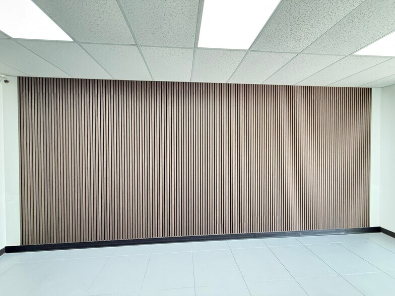 More Photos Of 2910 Antoine Dr, Houston Unknown For Lease