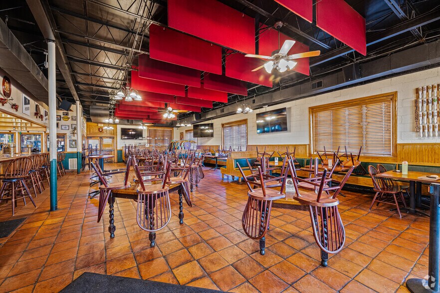 More Photos Of 321 W 7th St, Richmond Restaurant For Sale