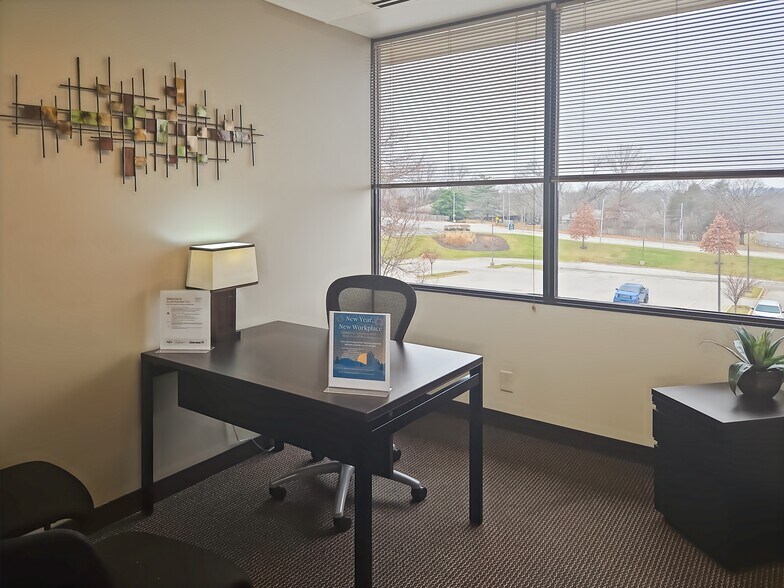 More Photos Of 800 E 101st Ter, Kansas City Coworking Space