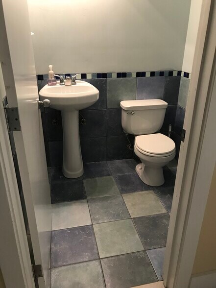More Photos Of 150 Southpark Blvd, Saint Augustine Medical For Lease