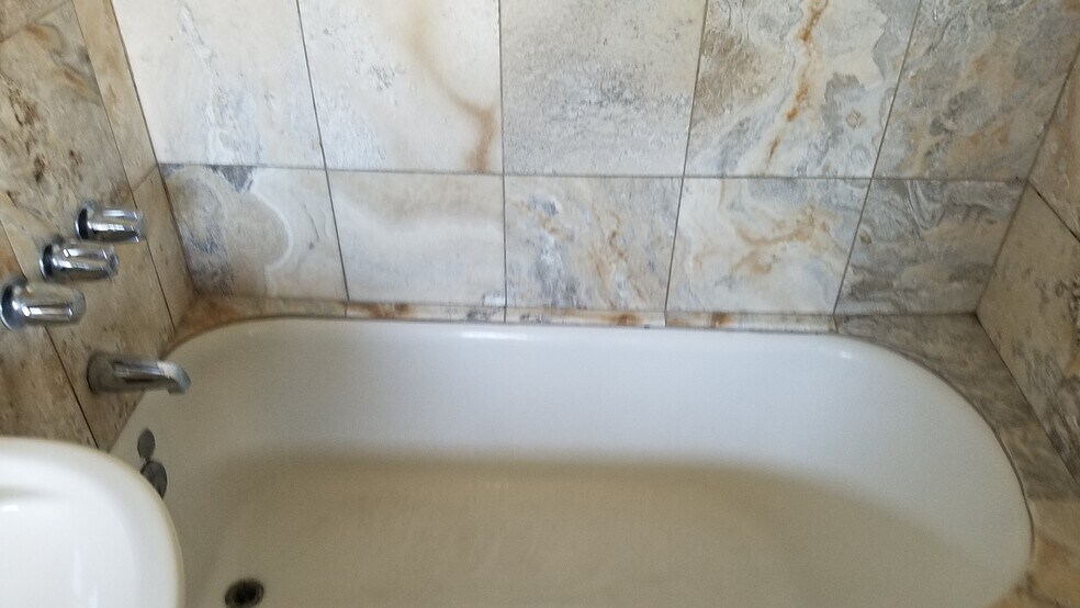 More Photos Of 1050 E Hellman St, Long Beach Apartments For Sale