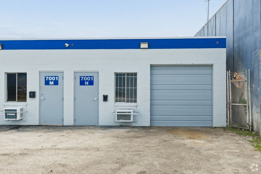 More Photos Of 7001 Mullins Dr, Houston Warehouse For Lease