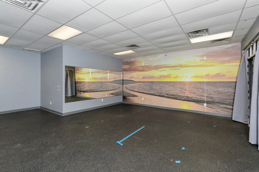 More Photos Of 345 New London Tpke, Glastonbury Unknown For Lease