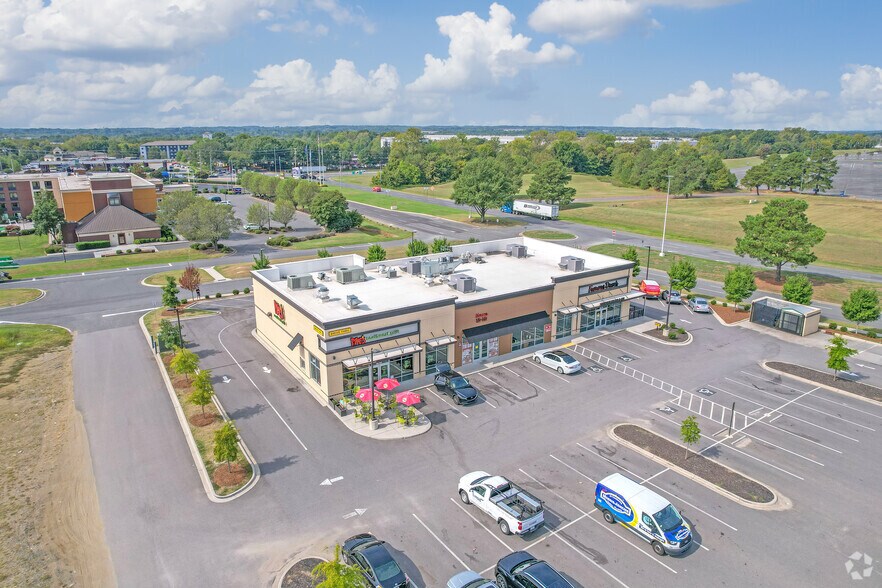 More Photos Of 917 Cabelas Dr, Fort Mill Freestanding For Sale