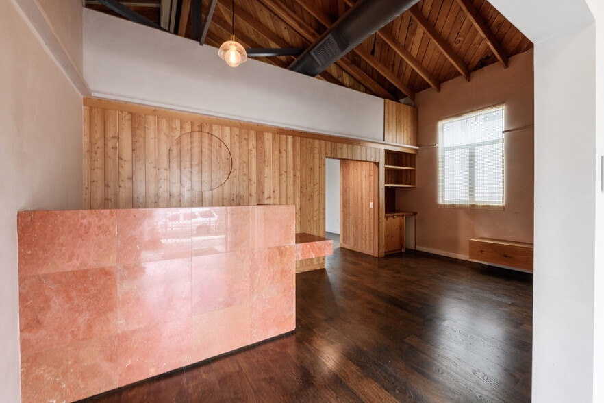 More Photos Of 1041 Abbot Kinney Blvd, Venice Office For Sale