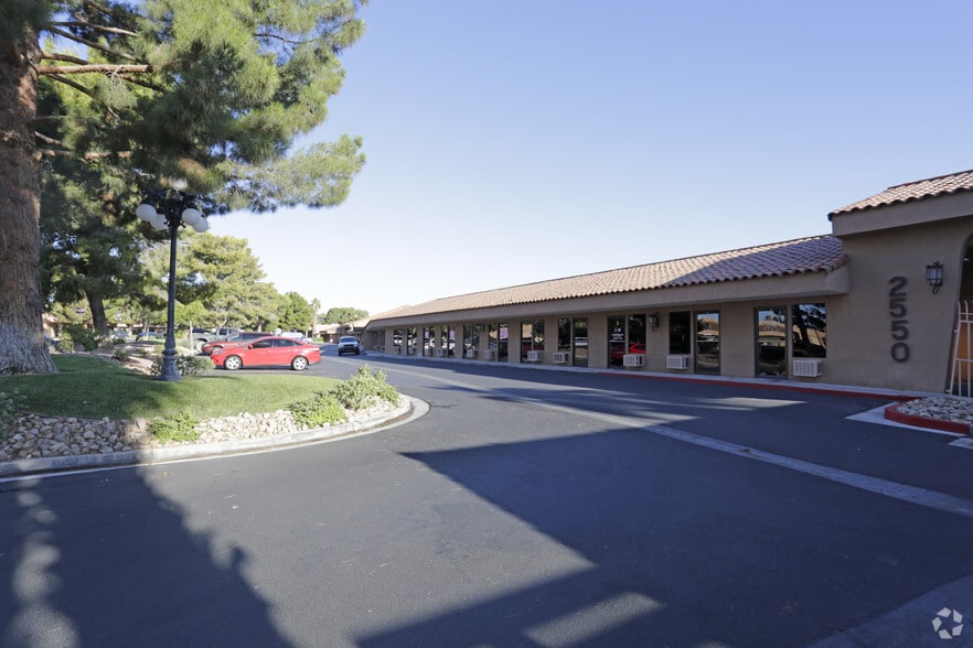 More Photos Of 2550 Chandler Ave, Las Vegas Self Storage For Lease
