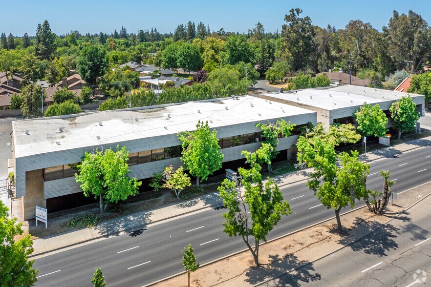 More Photos Of 191 W Shaw Ave, Fresno Office For Lease