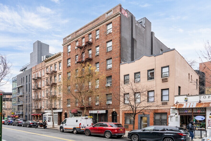 Primary Photo Of 59-61 Carmine St, New York Apartments For Lease