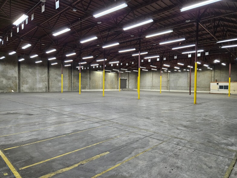 More Photos Of 2084 Lapham Dr, Modesto Warehouse For Sale