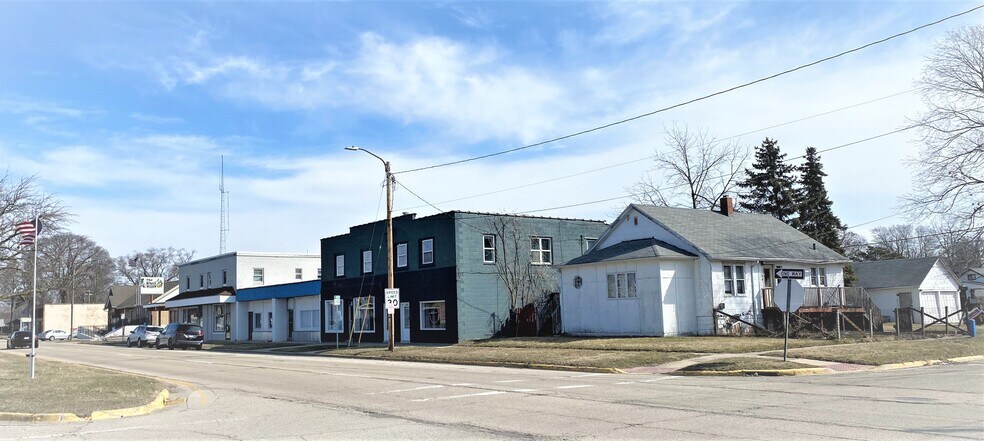 More Photos Of 539 Blackhawk Blvd, South Beloit Medical For Lease