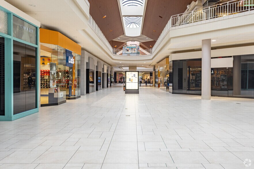 More Photos Of 1801 SW Wanamaker Rd, Topeka Unknown For Lease