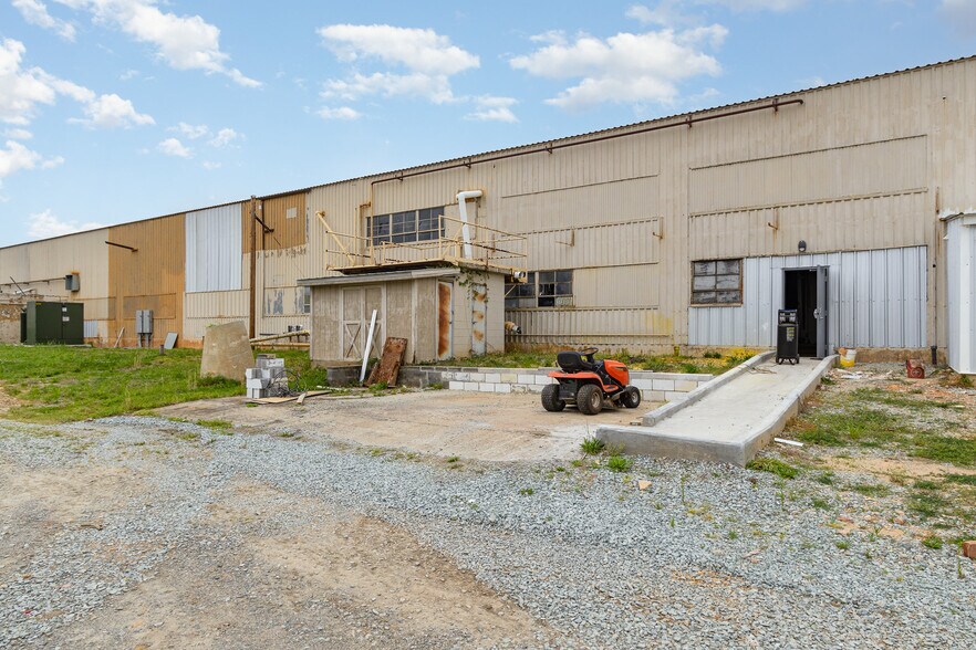 More Photos Of 2300 Old Durham Rd, Roxboro Warehouse For Lease