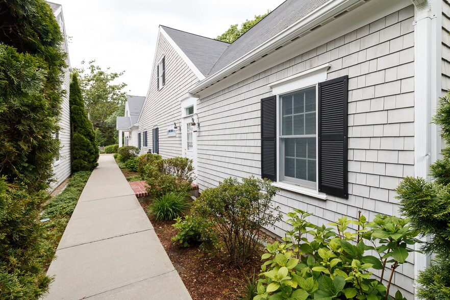 More Photos Of 683 Main St, Osterville Office For Sale