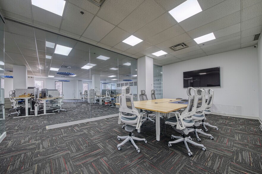 More Photos Of 1111 Rue Saint-Urbain, Montréal Office For Sale