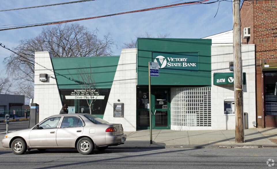 More Photos Of 755 Forest Ave, Staten Island Storefront Retail Residential For Lease