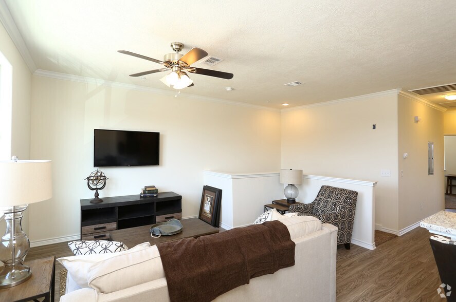 More Photos Of 2888 Nash St, Bryan Apartments For Sale