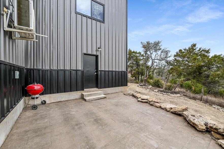 More Photos Of 451 Farrell Rd, Dripping Springs Light Distribution For Sale