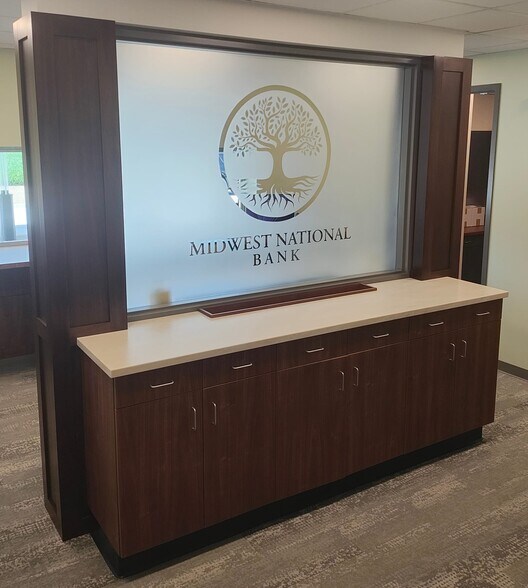 More Photos Of 490 N Page St, Aviston Office For Lease