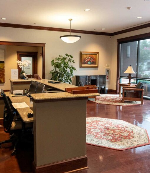 More Photos Of 301 S Main St, Salisbury Light Manufacturing For Lease