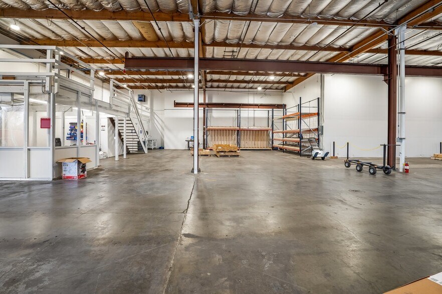 More Photos Of 255 Apollo Way, Hollister Warehouse For Lease