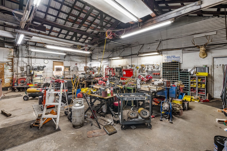 More Photos Of 1808 Bomar Ave, Fort Worth General Retail For Sale