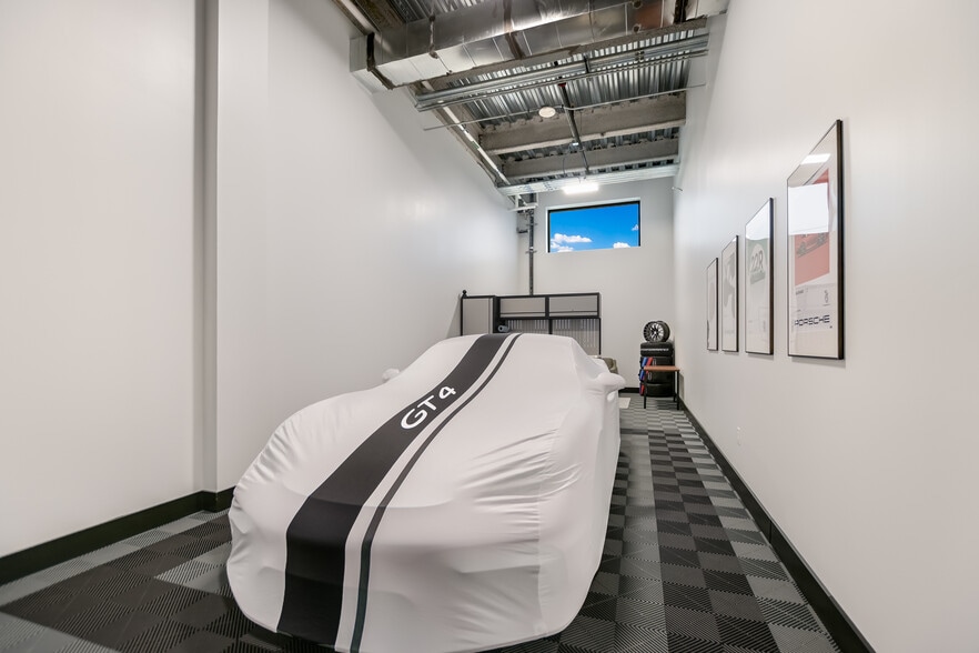 More Photos Of 4229 North FM 620, Austin Flex For Sale