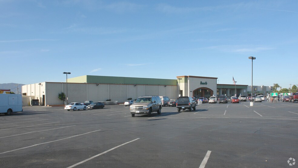 Primary Photo Of 1030 E Alisal St, Salinas General Retail For Lease