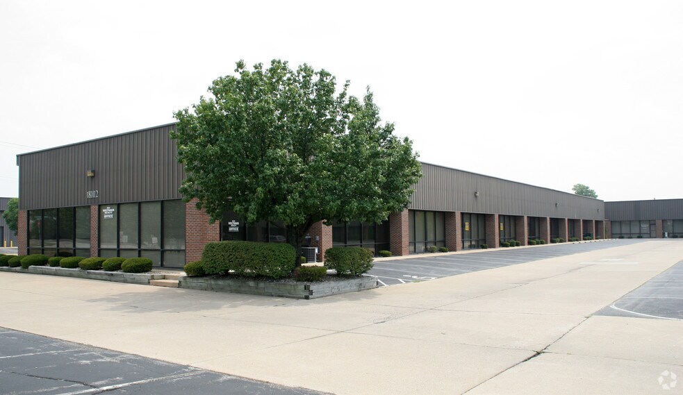 More Photos Of 18102 Chesterfield Airport Rd, Chesterfield Unknown For Lease