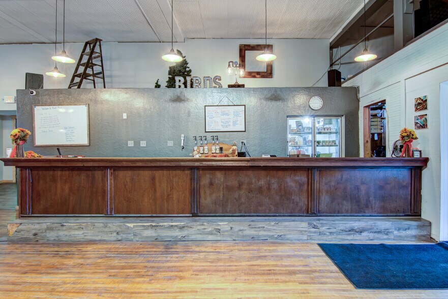 More Photos Of 115 Diamond St N, Ridgeland General Retail For Sale