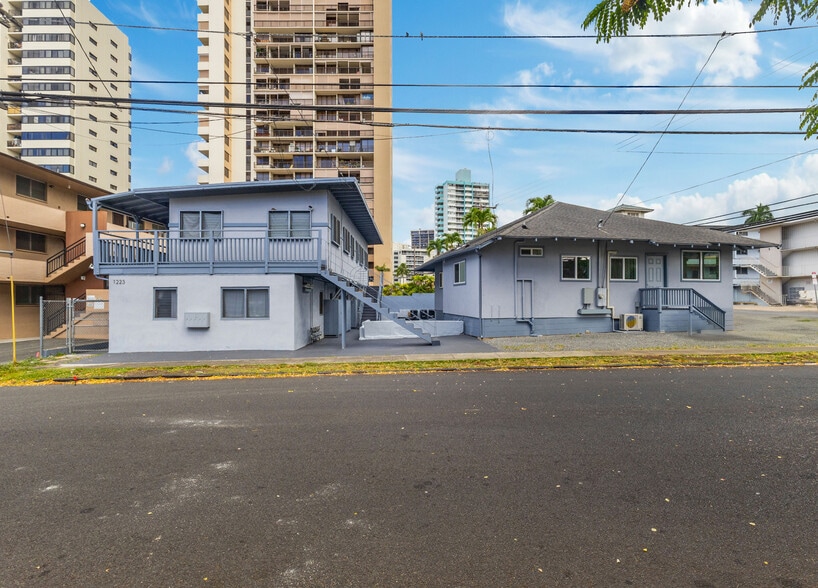 More Photos Of 1223 Wilder Ave, Honolulu Apartments For Sale