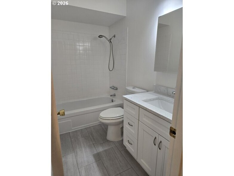 More Photos Of 1607 NE 26th Ave, Portland Apartments For Sale