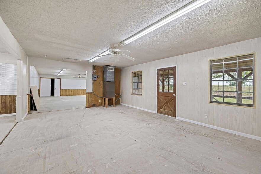 More Photos Of 3220 Farm-To-Market 2086, Temple Distribution For Lease
