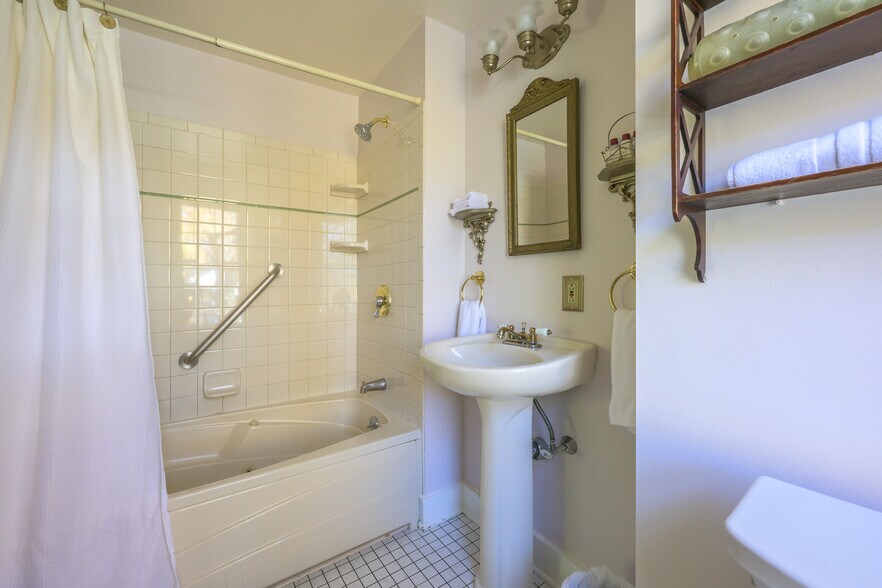 More Photos Of 518 Main St, Great Barrington Hospitality For Sale