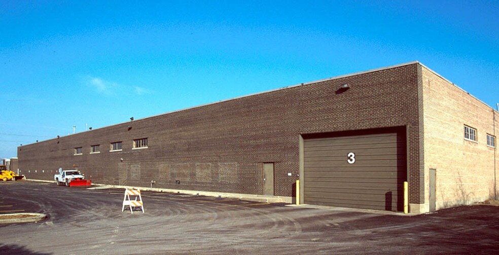 More Photos Of 125 E Oakton St, Des Plaines Manufacturing For Sale