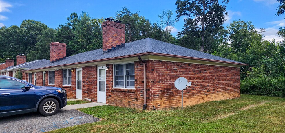 More Photos Of 137 Oak Hill Dr, Lynchburg Apartments For Sale