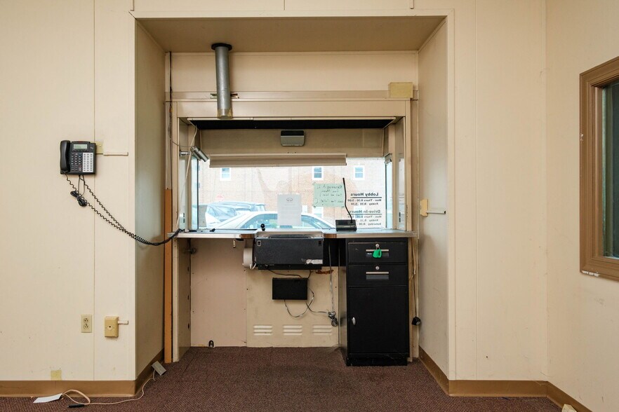 More Photos Of 120 S Main St, Edinburg General Retail For Sale