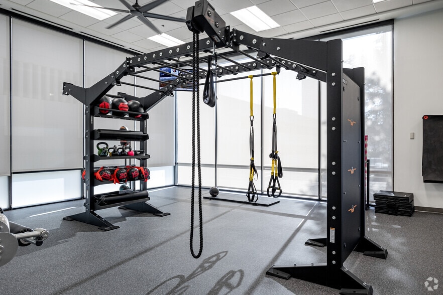 More Photos Of 3445 Peachtree Rd NE, Atlanta Office For Lease