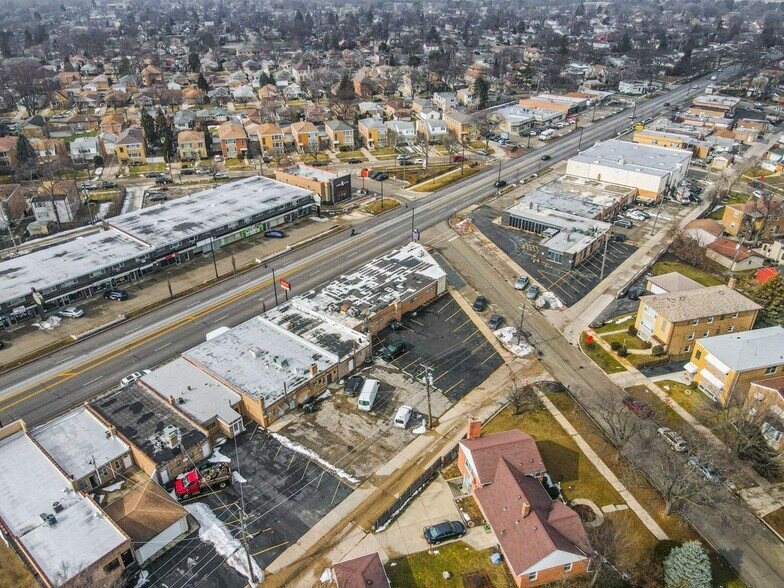 More Photos Of 8057 N Milwaukee Ave, Niles General Retail For Sale