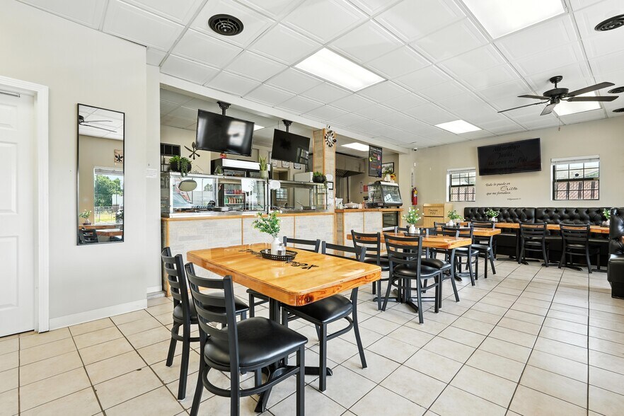 More Photos Of 1003 Saint James Ave, Springfield Freestanding For Sale