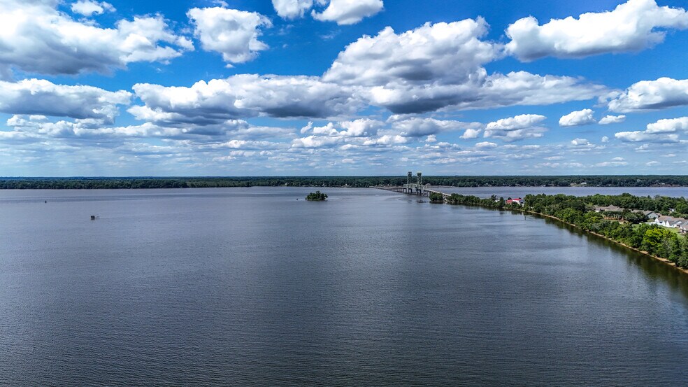 More Photos Of 700 Jordan Point Rd, Hopewell Restaurant For Sale