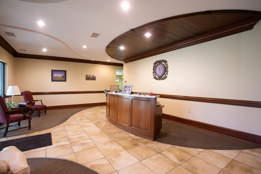 More Photos Of 710 4th St, Shenandoah Warehouse For Sale